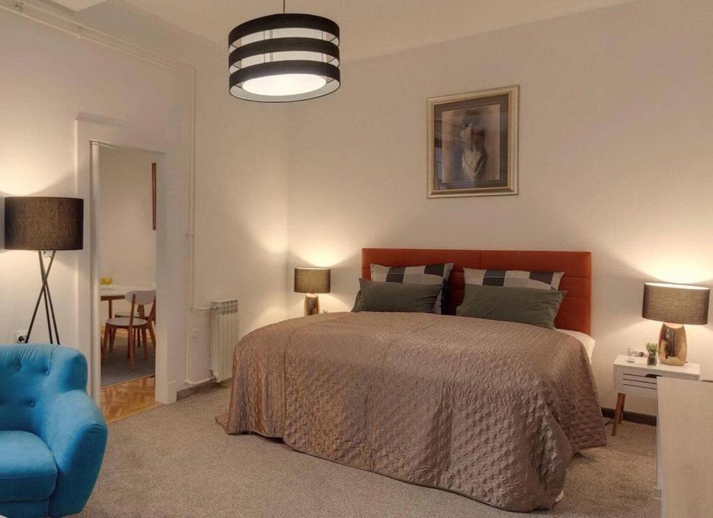 Square 12 Osijek Apartment Bagian luar foto